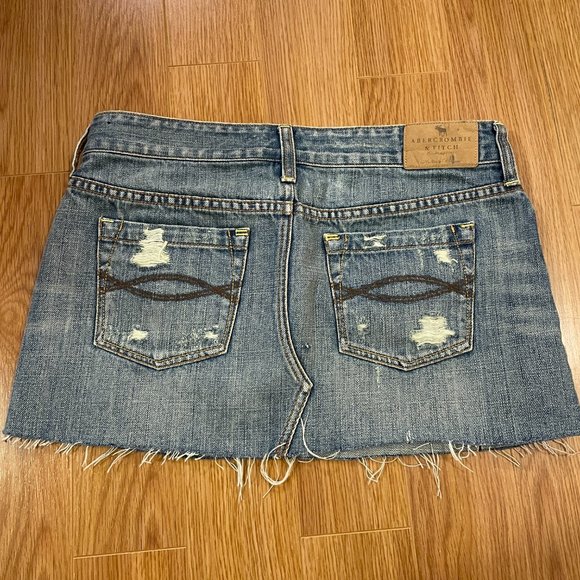 VINTAGE 2000s ABERCROMBIE & FITCH DENIM CARGO MINI SKIRT - Picture 2 of 5
